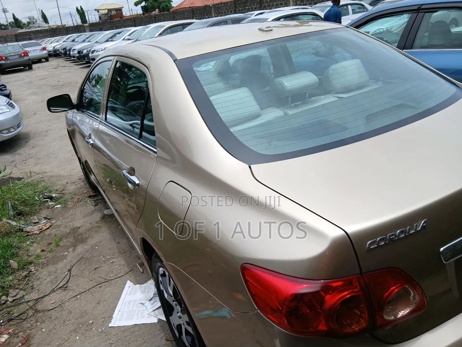 Toyota Corolla LE 4dr Sedan (1.8L 4cyl 4A) 2010 Gold