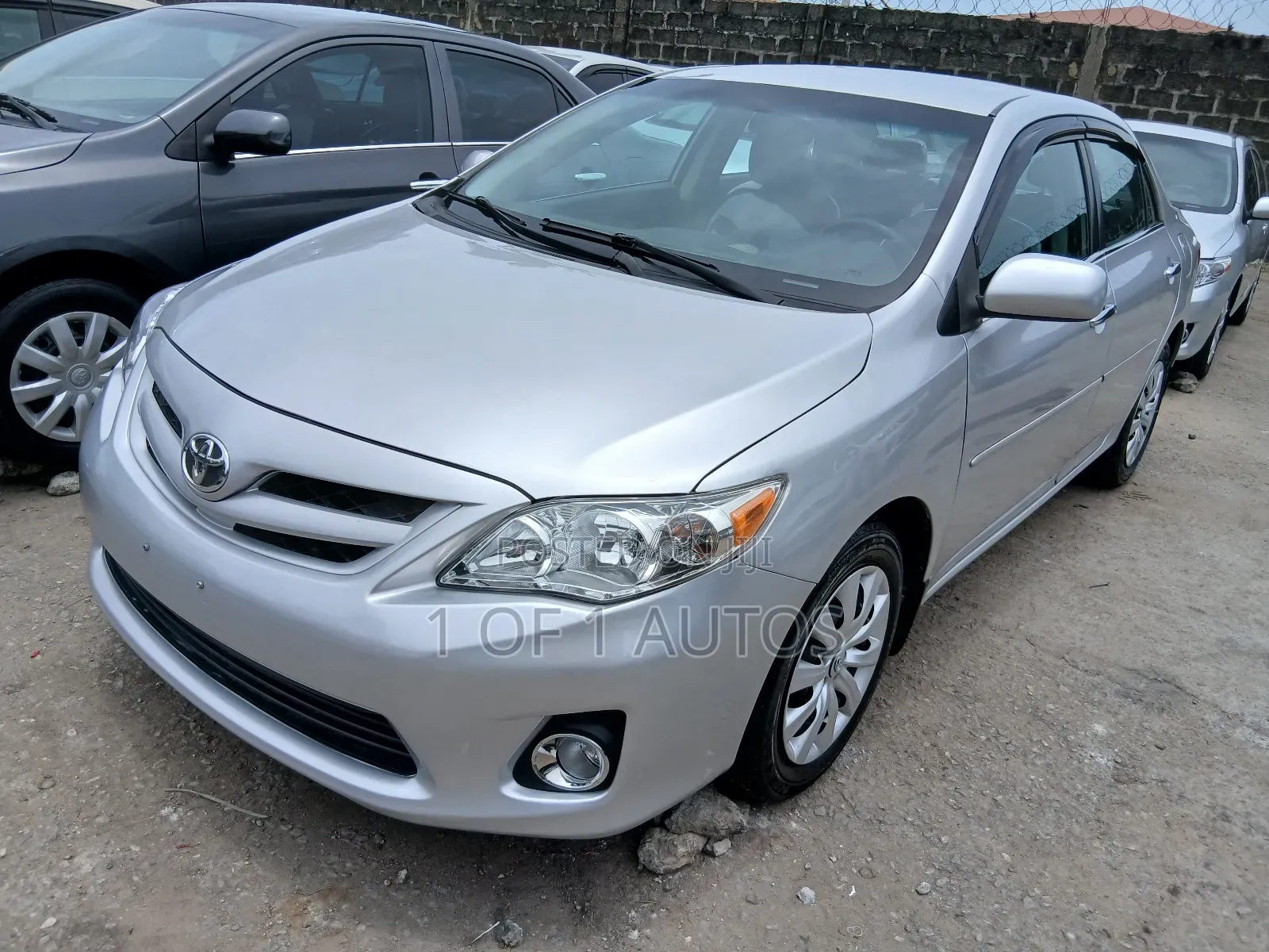 Toyota Corolla LE 4dr Sedan (1.8L 4cyl 4A) 2011 Silver