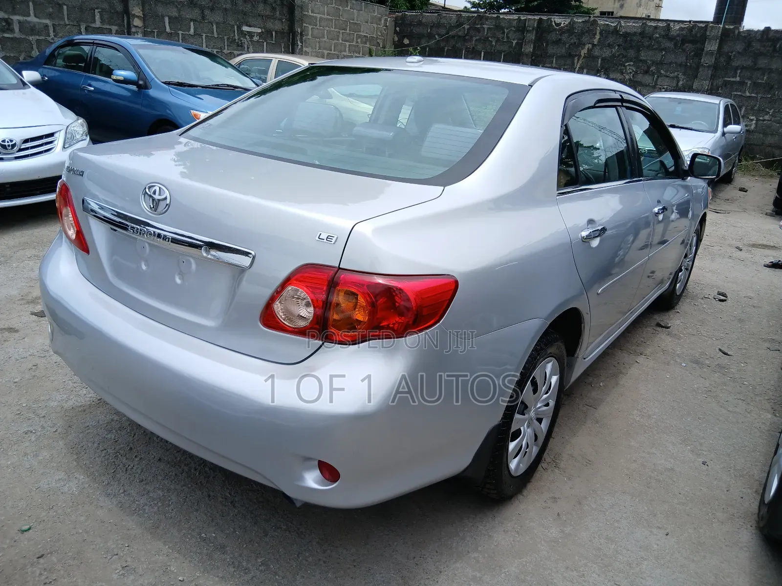 Toyota Corolla LE 4dr Sedan (1.8L 4cyl 4A) 2011 Silver
