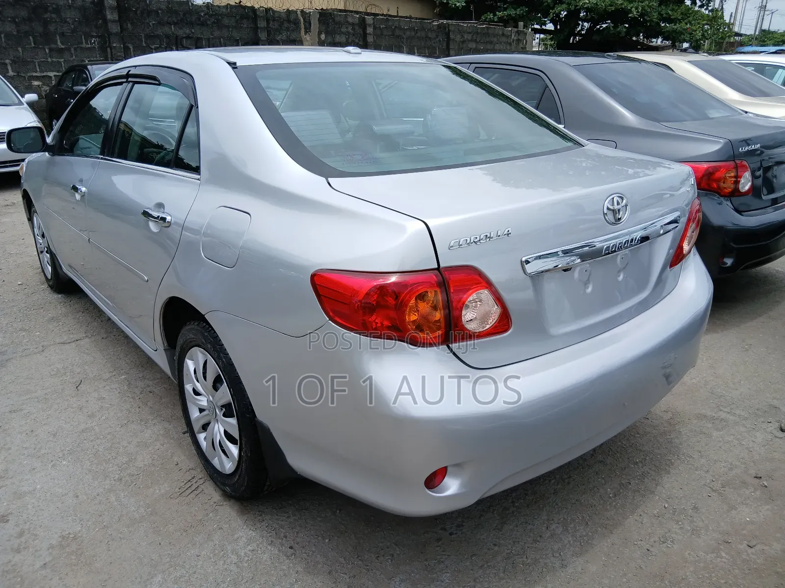 Toyota Corolla LE 4dr Sedan (1.8L 4cyl 4A) 2011 Silver
