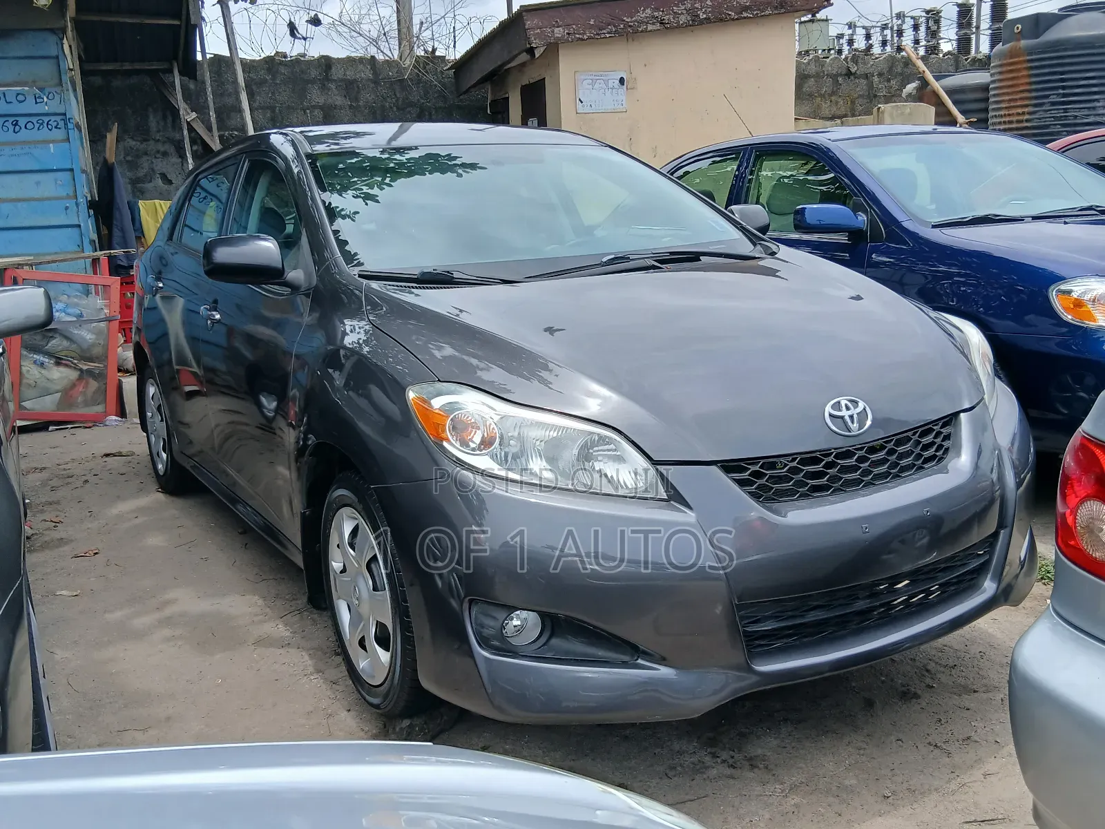 Toyota Matrix S Hatchback FWD (2.4L 4cyl 5A) 2009 Gray