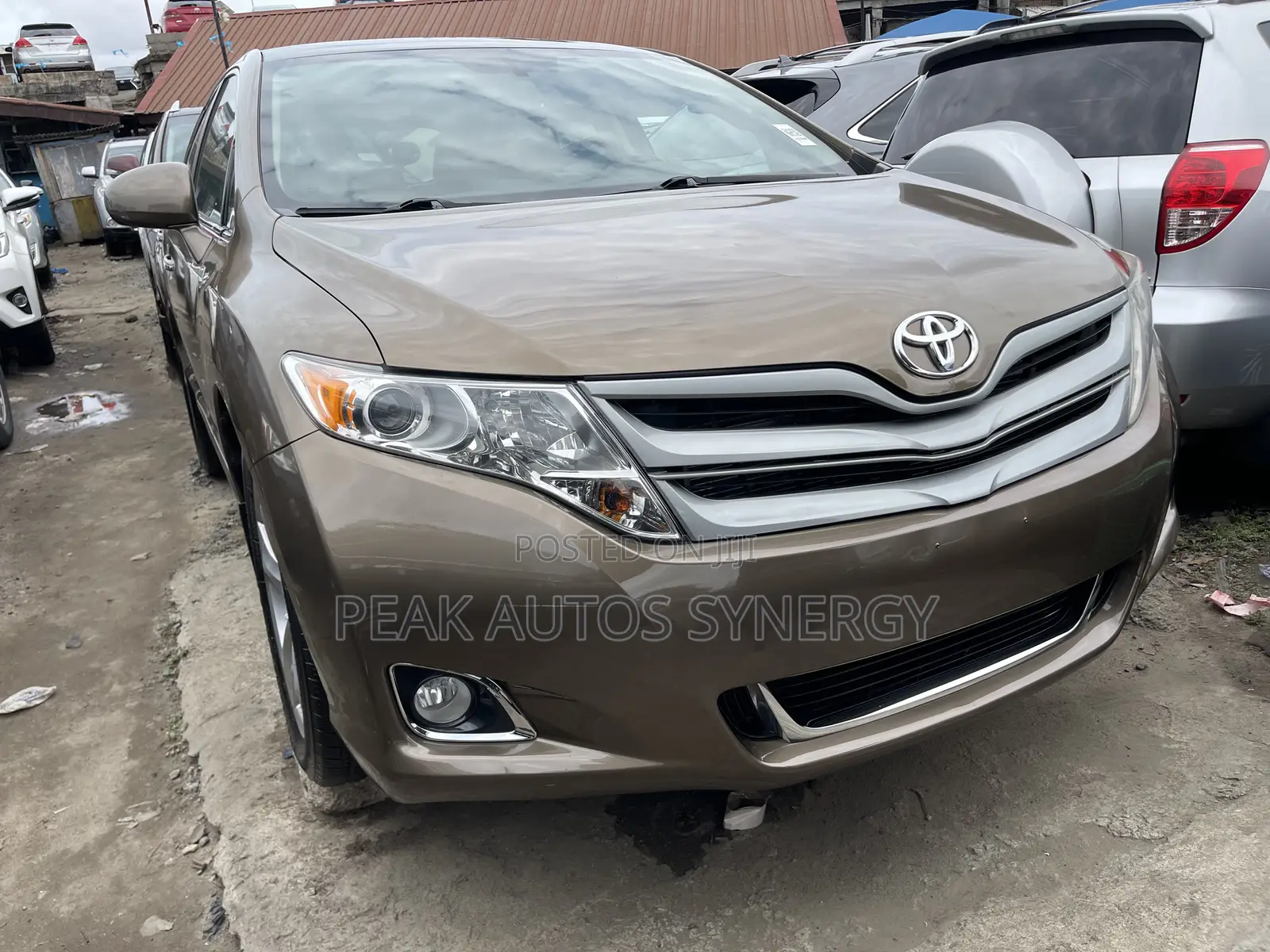 Toyota Venza XLE 2012 Gold