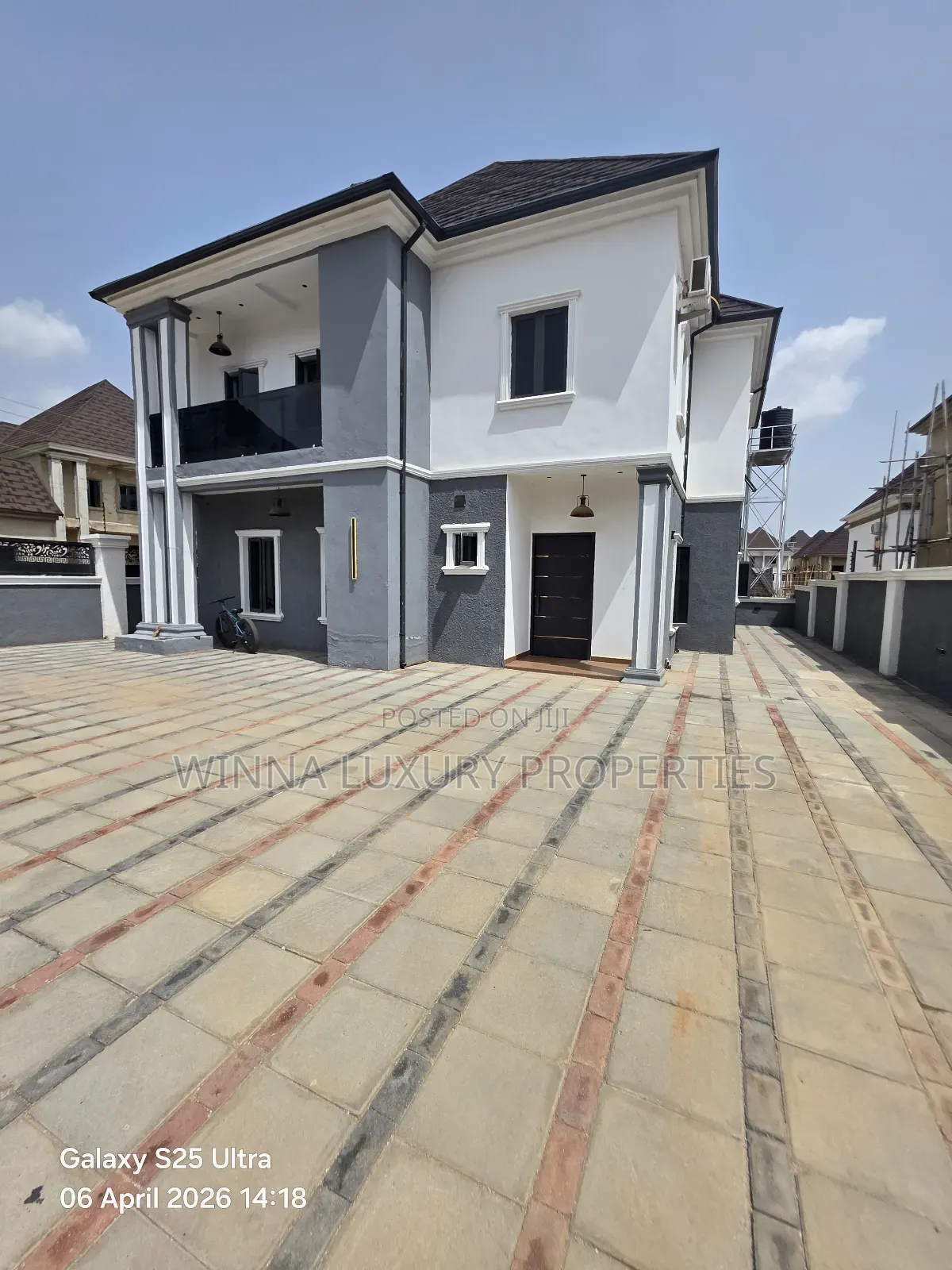 4bdrm Duplex in Sumit Estate, Back, Lugbe District for sale