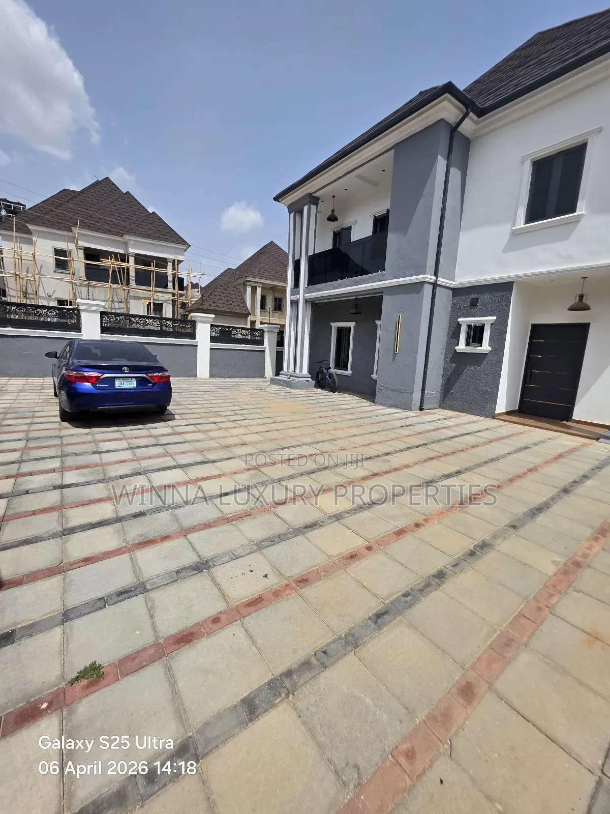 4bdrm Duplex in Sumit Estate, Back, Lugbe District for sale