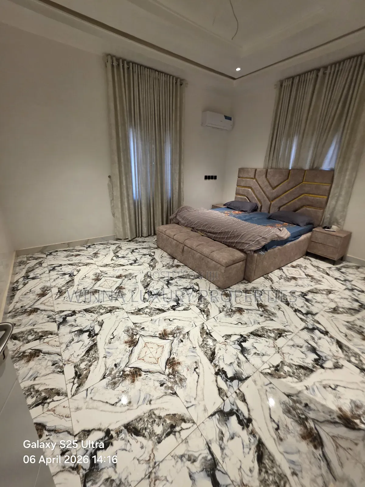 4bdrm Duplex in Sumit Estate, Back, Lugbe District for sale