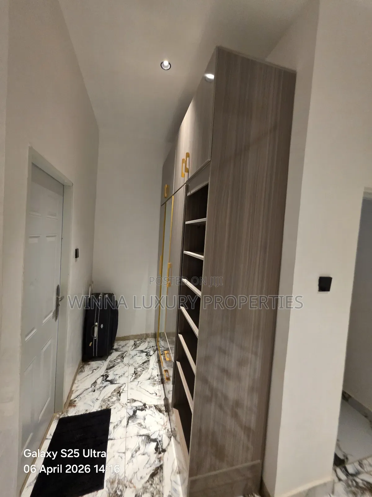 4bdrm Duplex in Sumit Estate, Back, Lugbe District for sale
