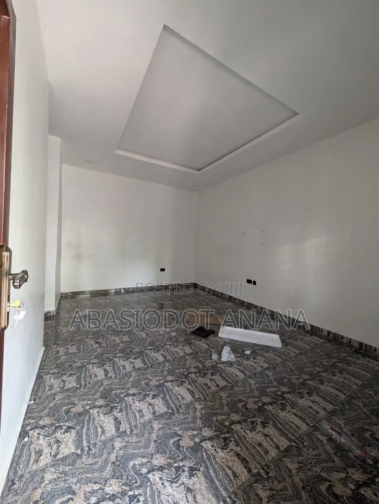 1bdrm Apartment in Udo Udoma Avenue, Uyo for rent