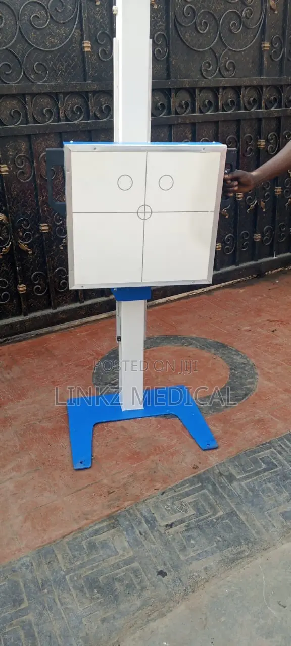 Bulky Chest Stand