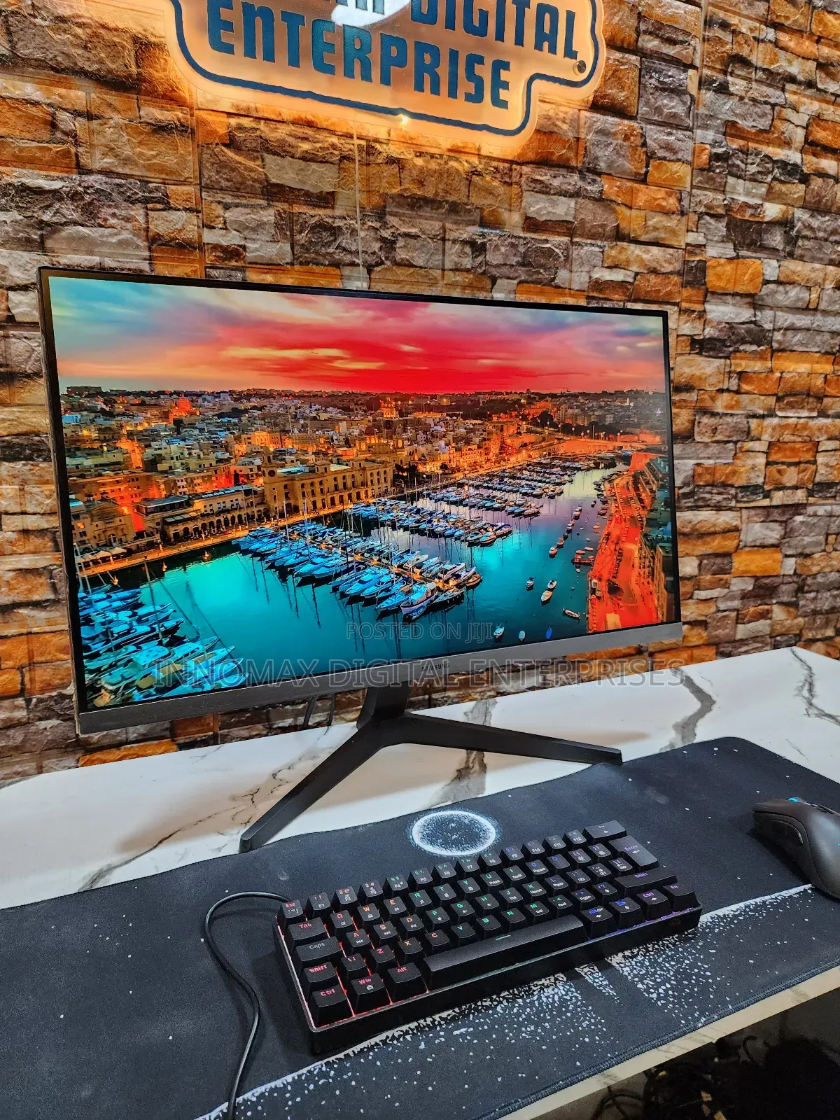 28-Inch Samsung Ips Frameless Amd Freesync Hdmi Monitor
