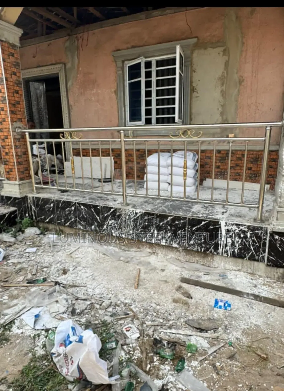 Versatility: Suitable for Indoor Stairways, Outdoor Decks,