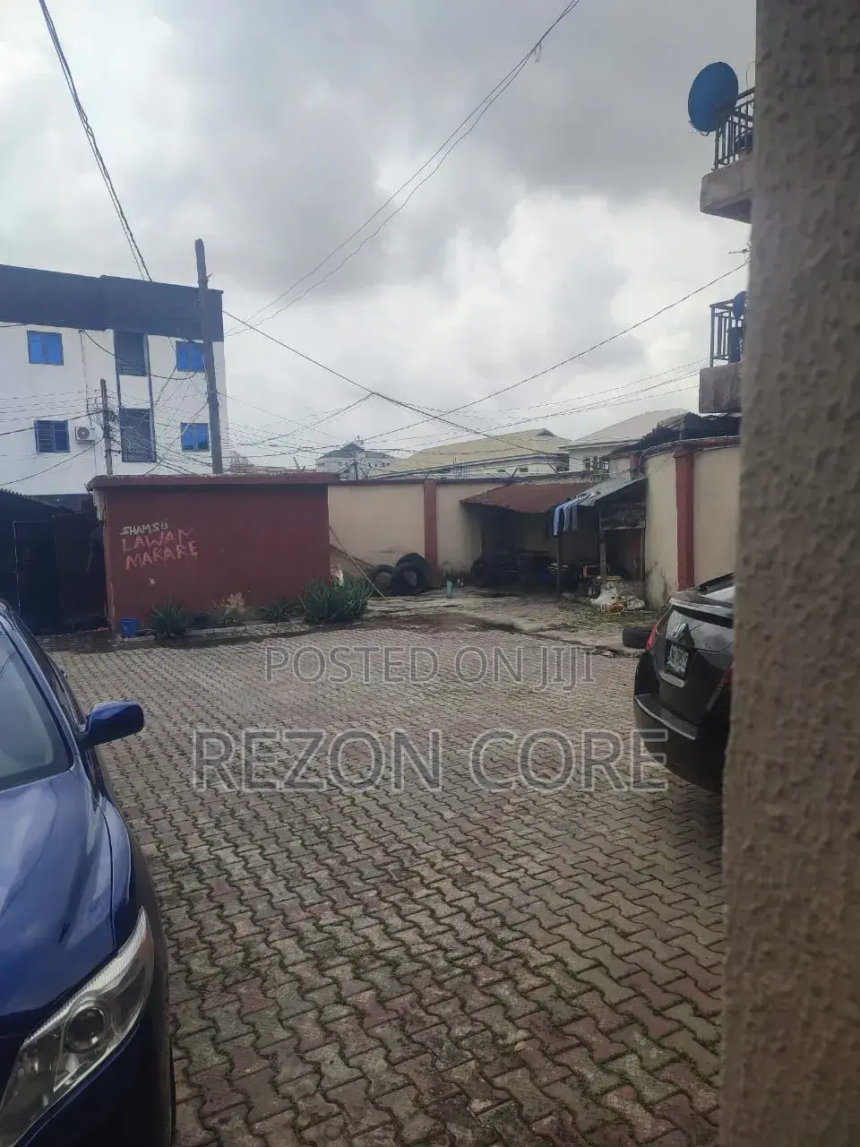 8bdrm Block of Flats in Onike Yaba for sale