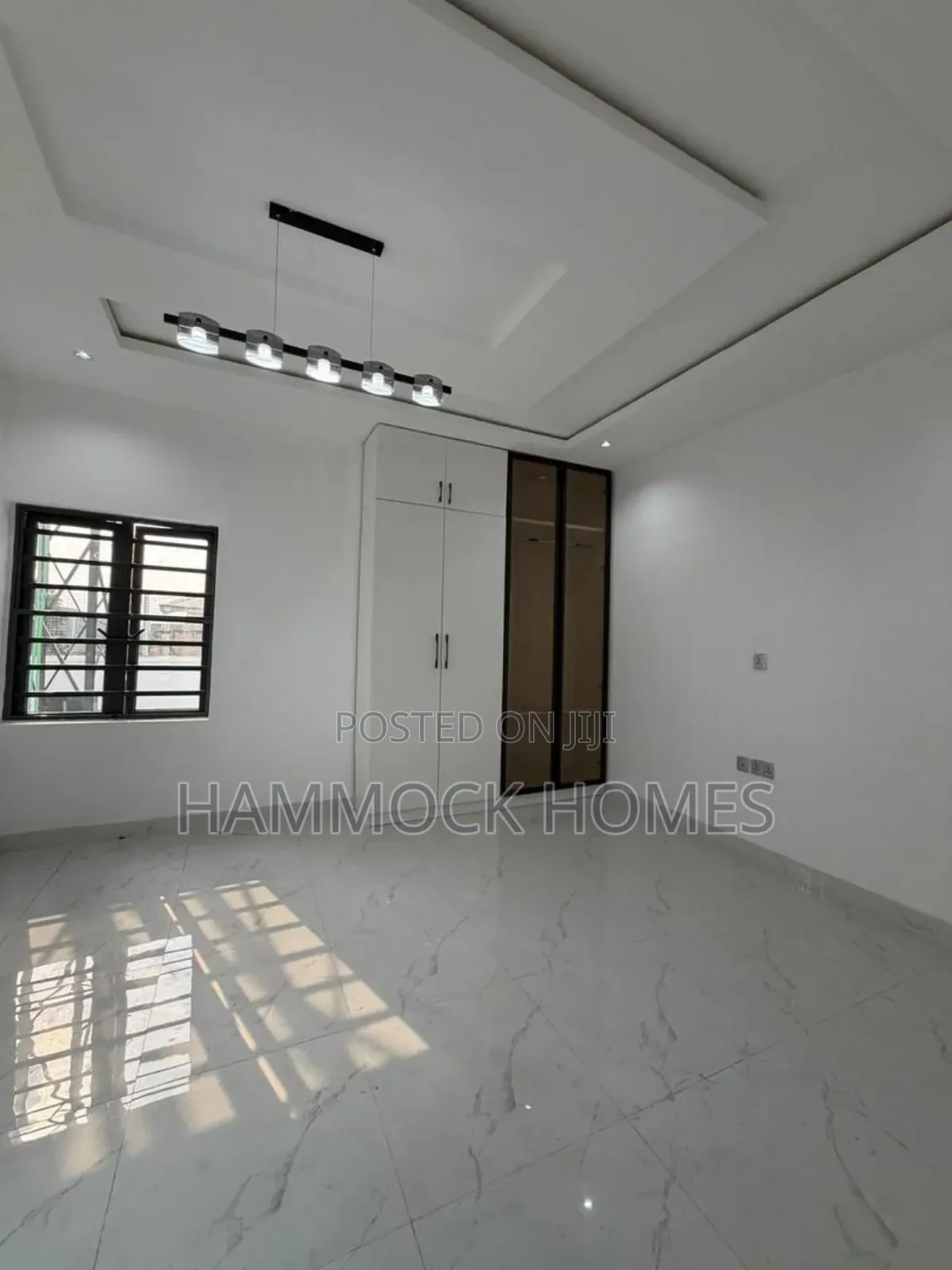 5bdrm Duplex in Oluyole Estate for sale