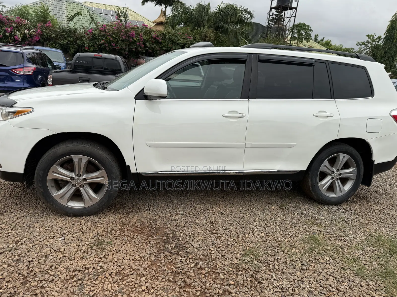 Toyota Highlander Plus 3.5L 4WD 2013 White