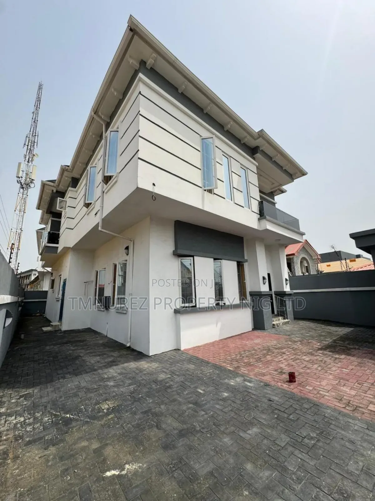 5bdrm Duplex in Agungi Estate for rent
