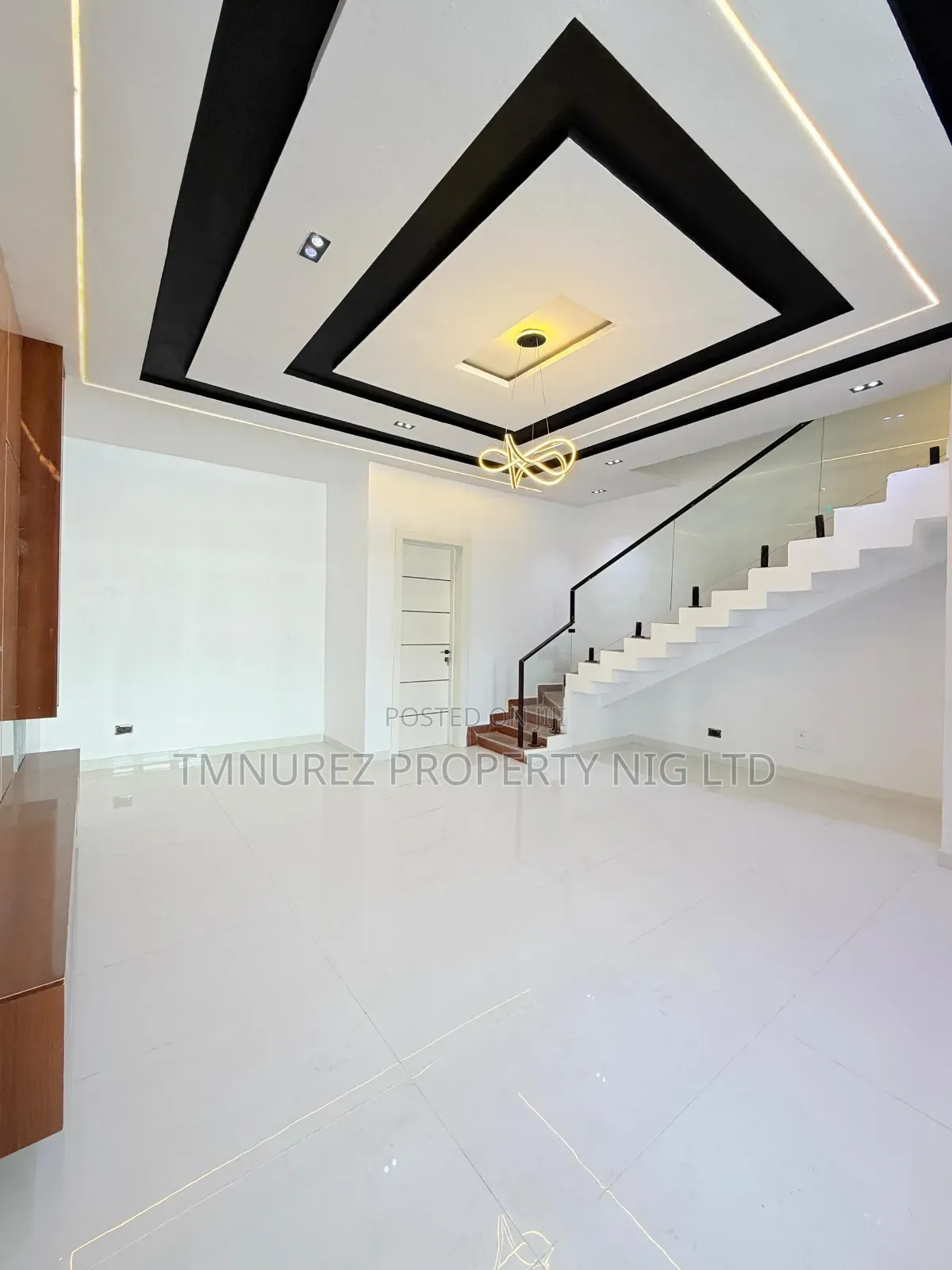 3bdrm Duplex in Ikota for sale