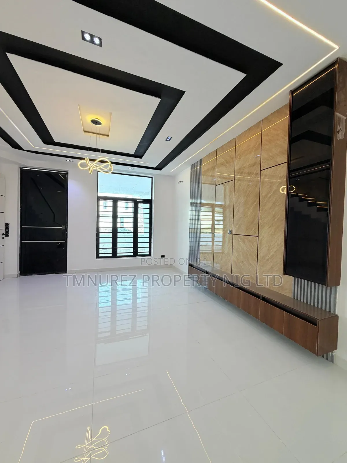 3bdrm Duplex in Ikota for sale