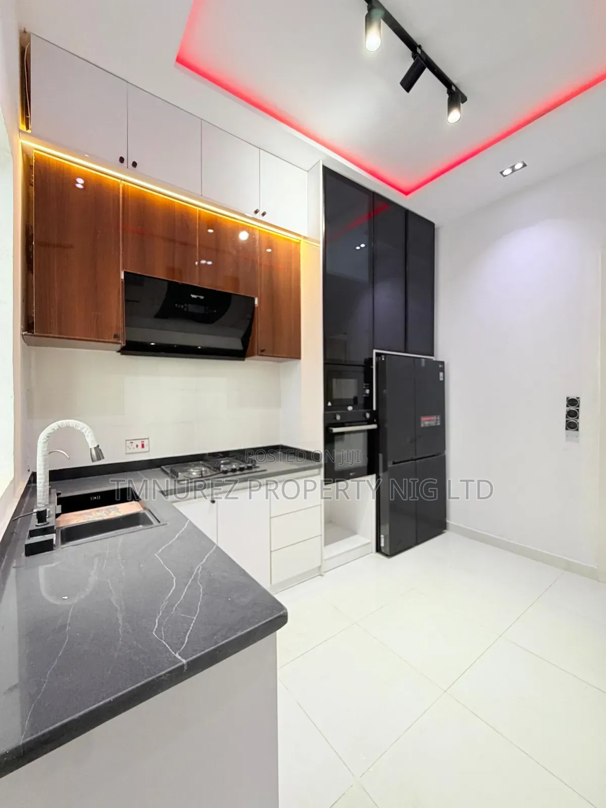 3bdrm Duplex in Ikota for sale
