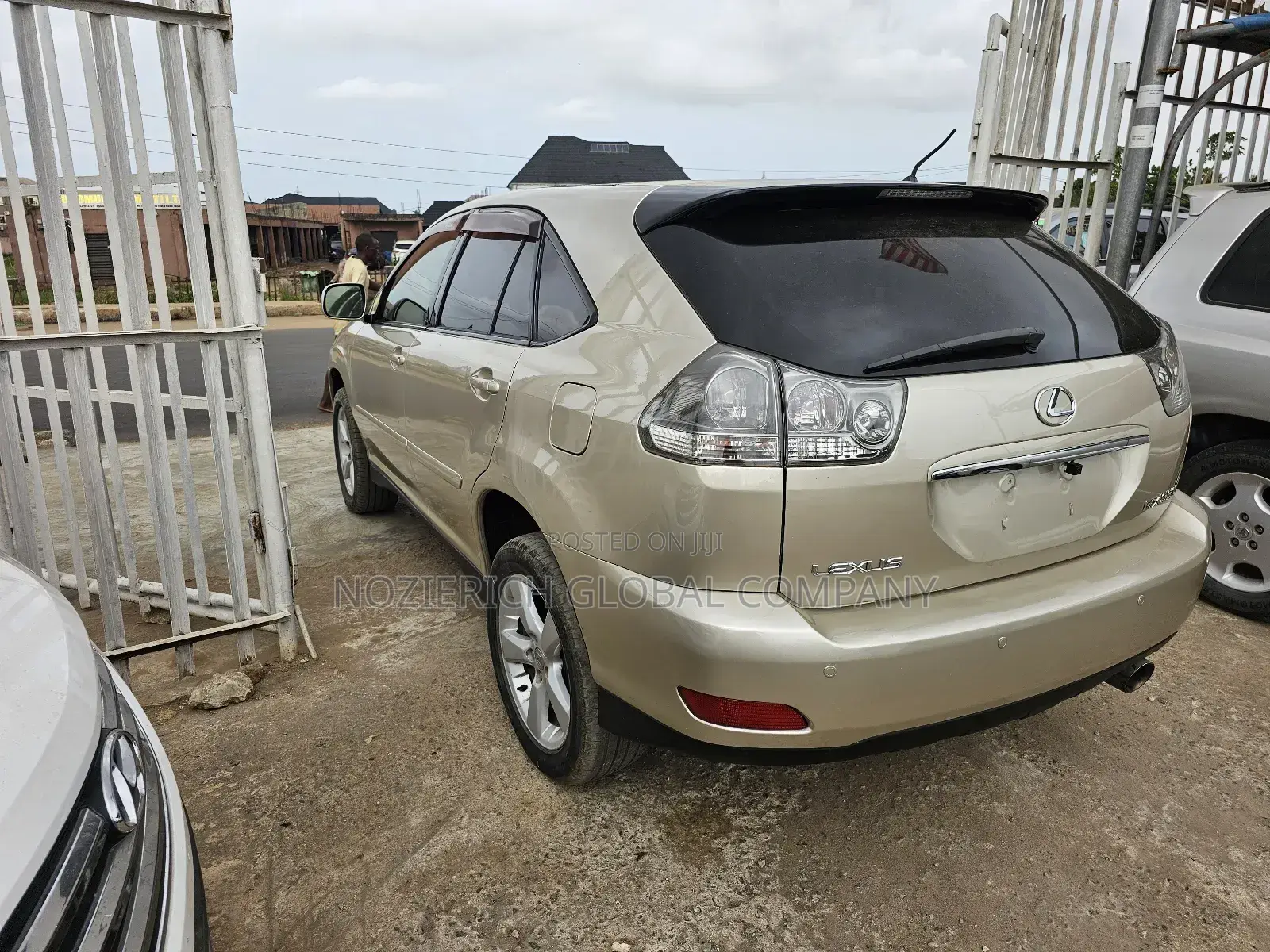 Lexus RX 330 2004 Gold