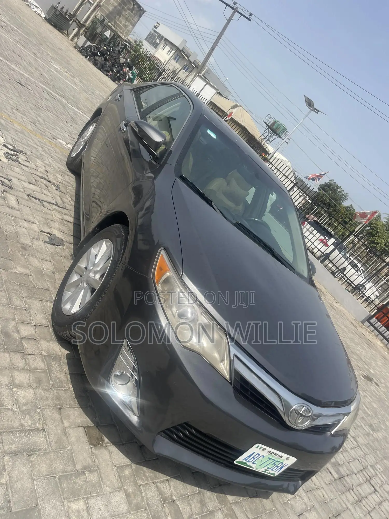 Toyota Camry XLE 4dr Sedan (2.5L 4cyl 6A) 2013 Gray