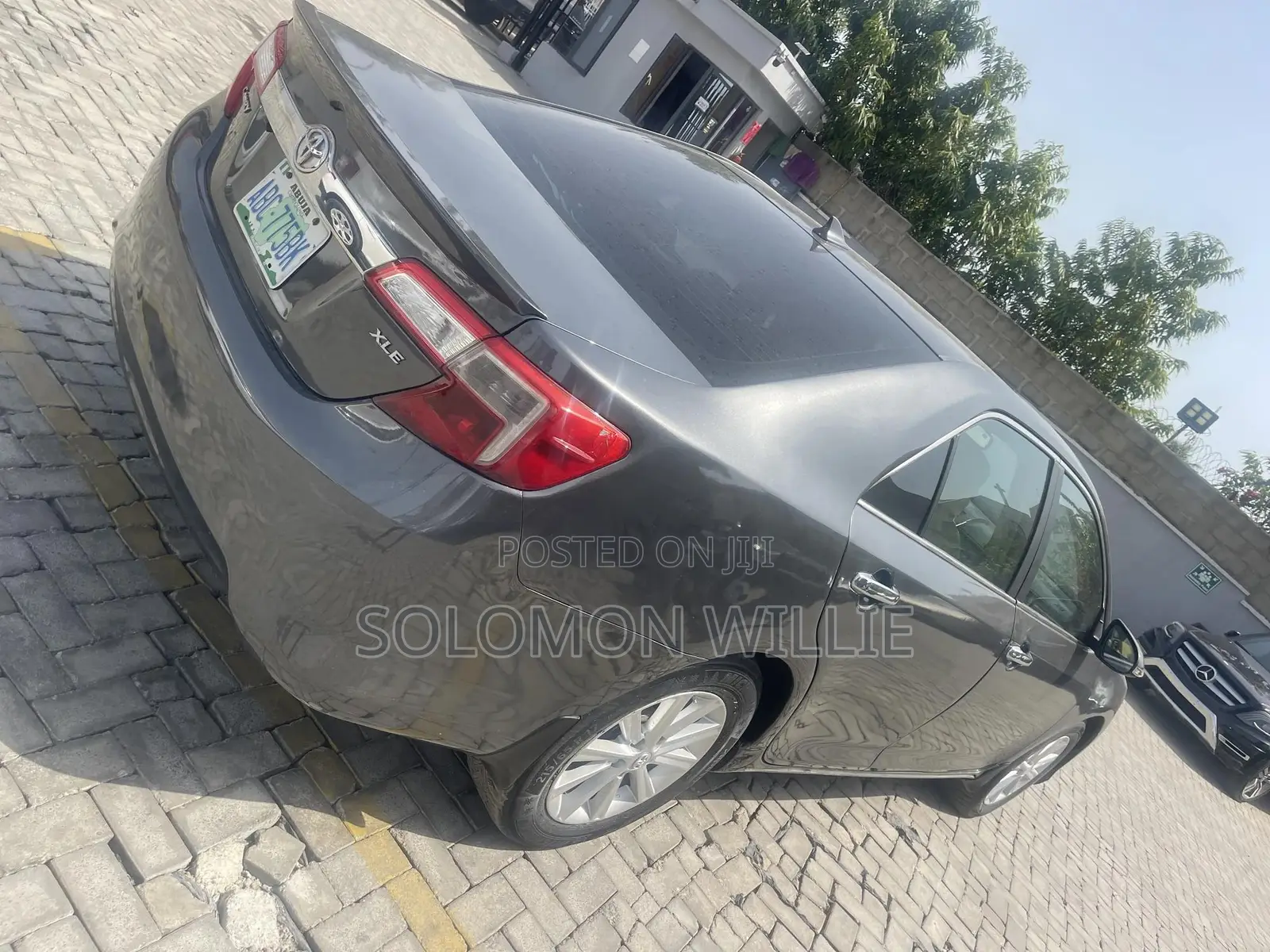 Toyota Camry XLE 4dr Sedan (2.5L 4cyl 6A) 2013 Gray