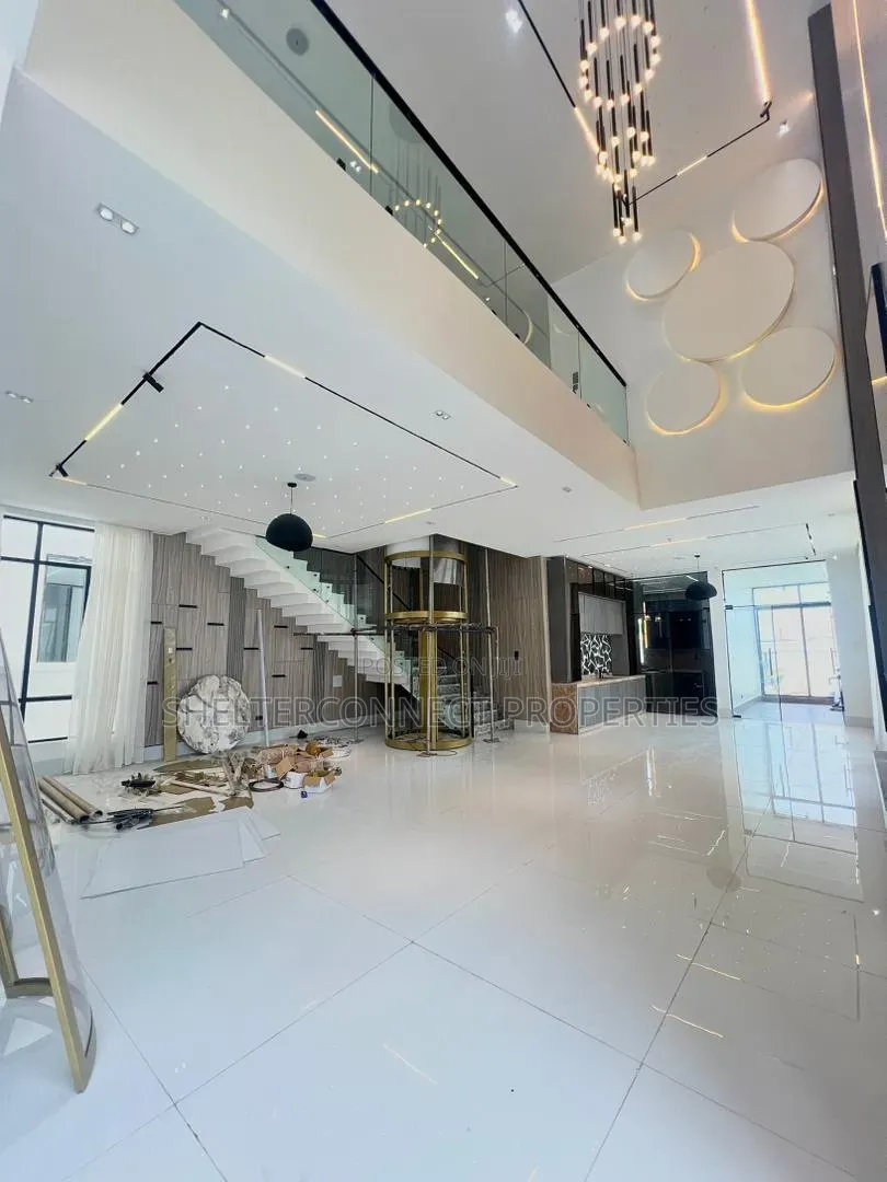 6bdrm Duplex in Chevron for sale