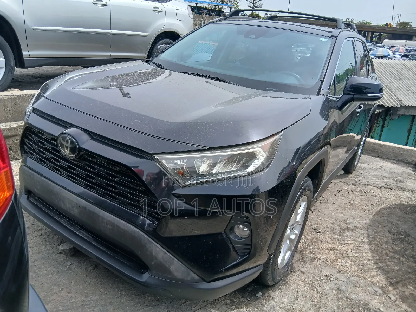 Toyota RAV4 XLE 2021 Black