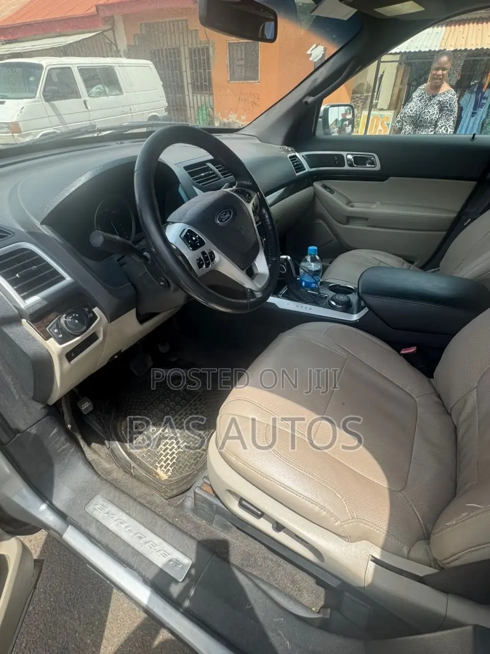 Ford Explorer 2011 Silver