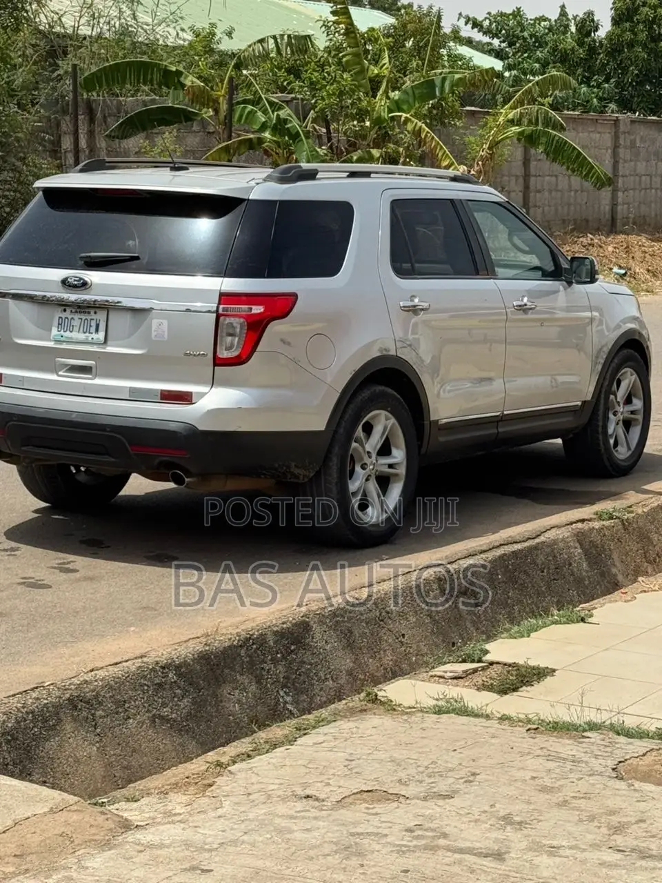 Ford Explorer 2011 Silver