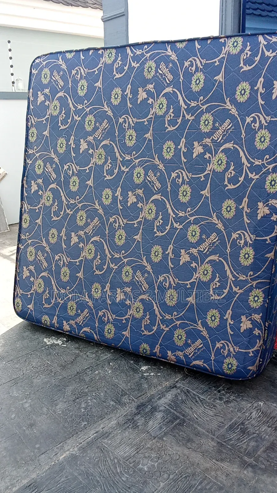 Professional Mattress Cleaning Near Me (Remove Stains, Odour Dust)