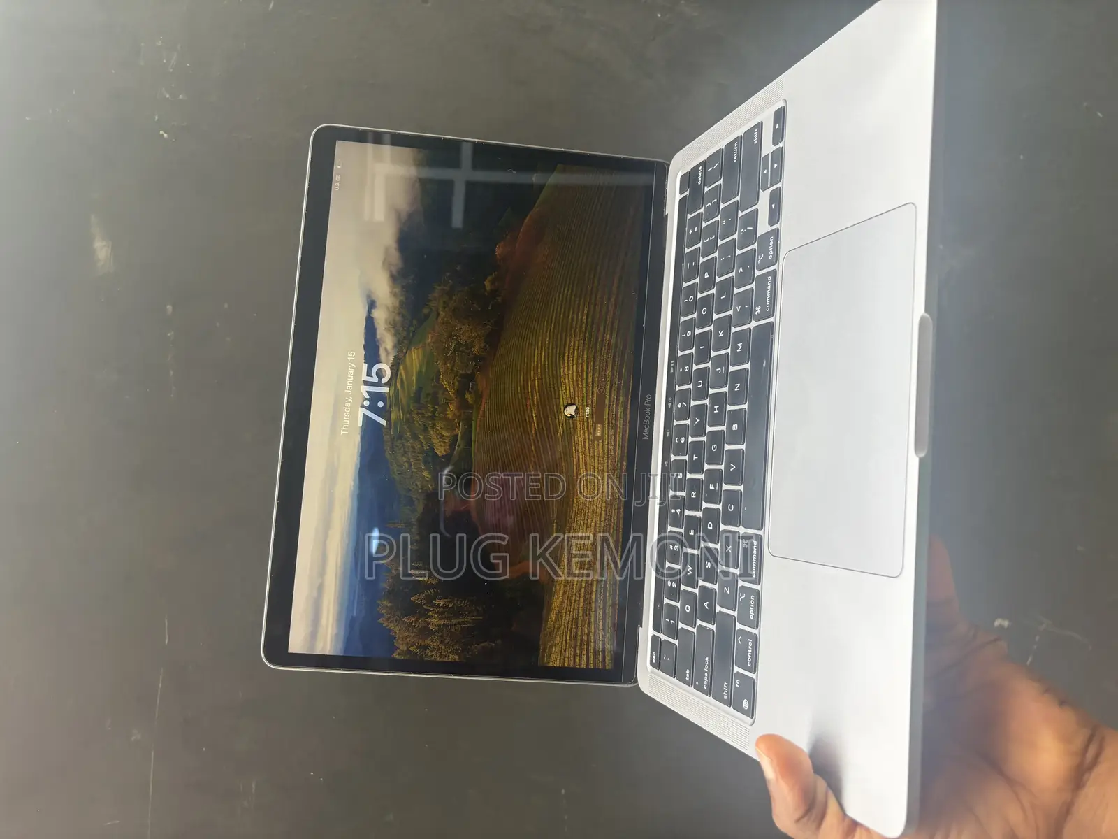 Laptop Apple MacBook Pro 2022 M2 8GB Apple M2 SSD 256GB