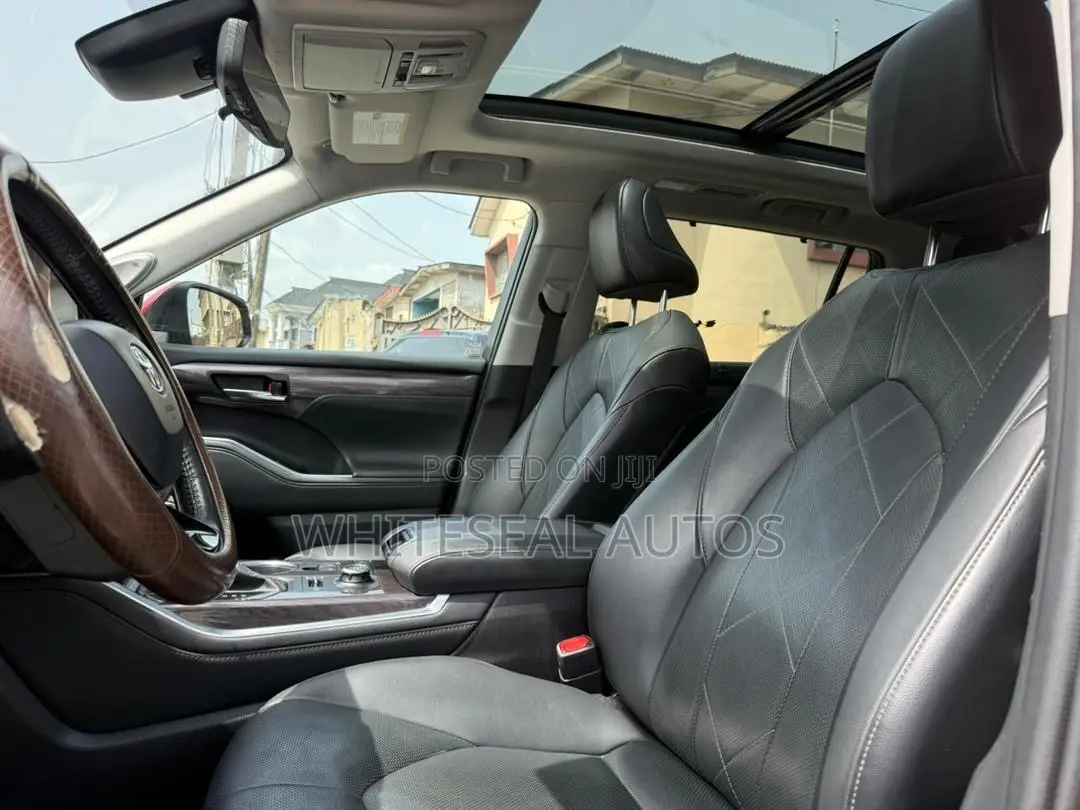 Toyota Highlander Platinum 2021 Red