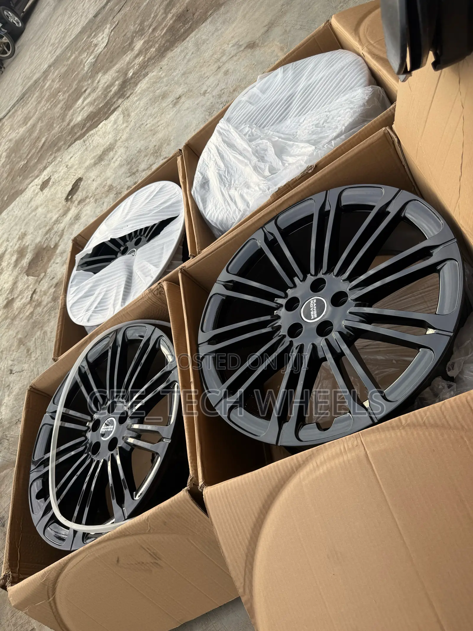 22-Inch/23-Inch Range Rover Available in Different Colors