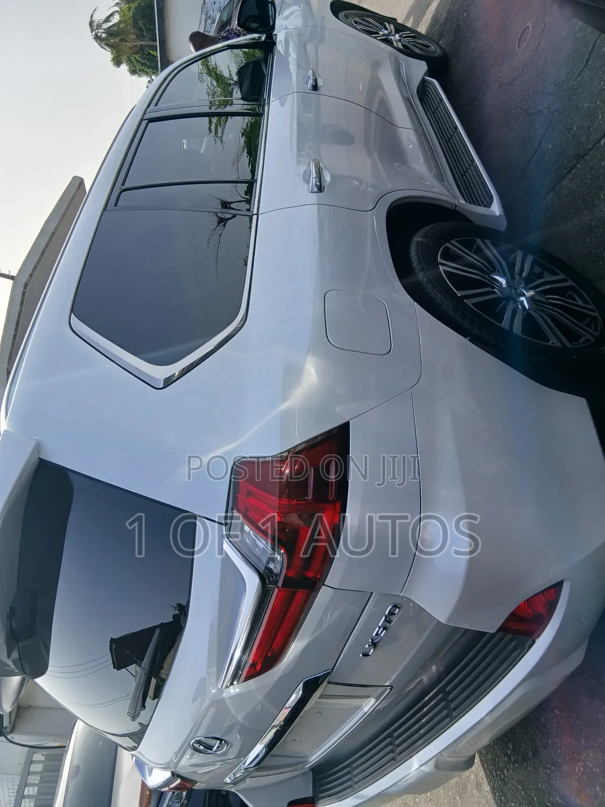 Lexus LX 570 AWD 2019 White