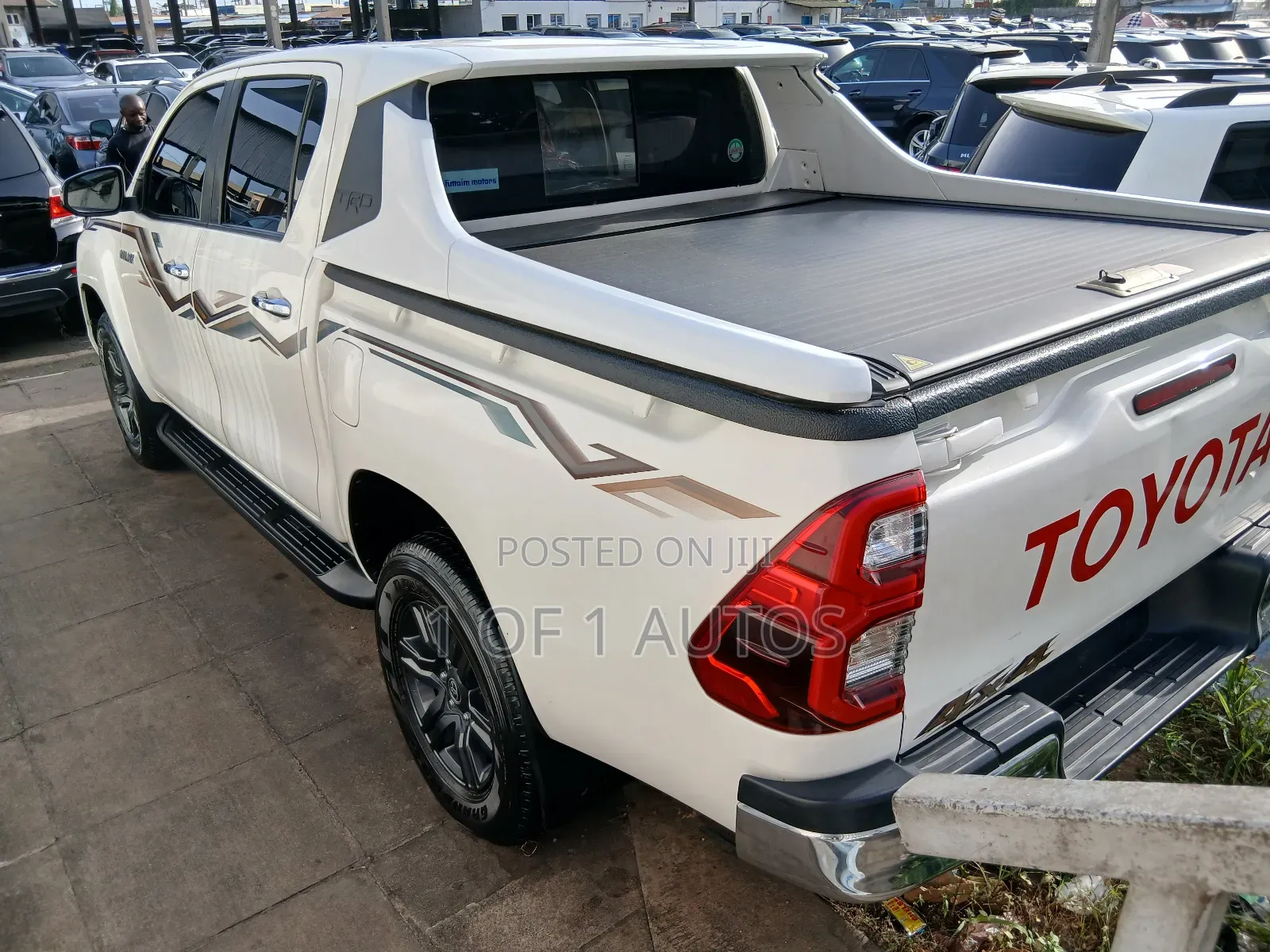Toyota Hilux 2023 White