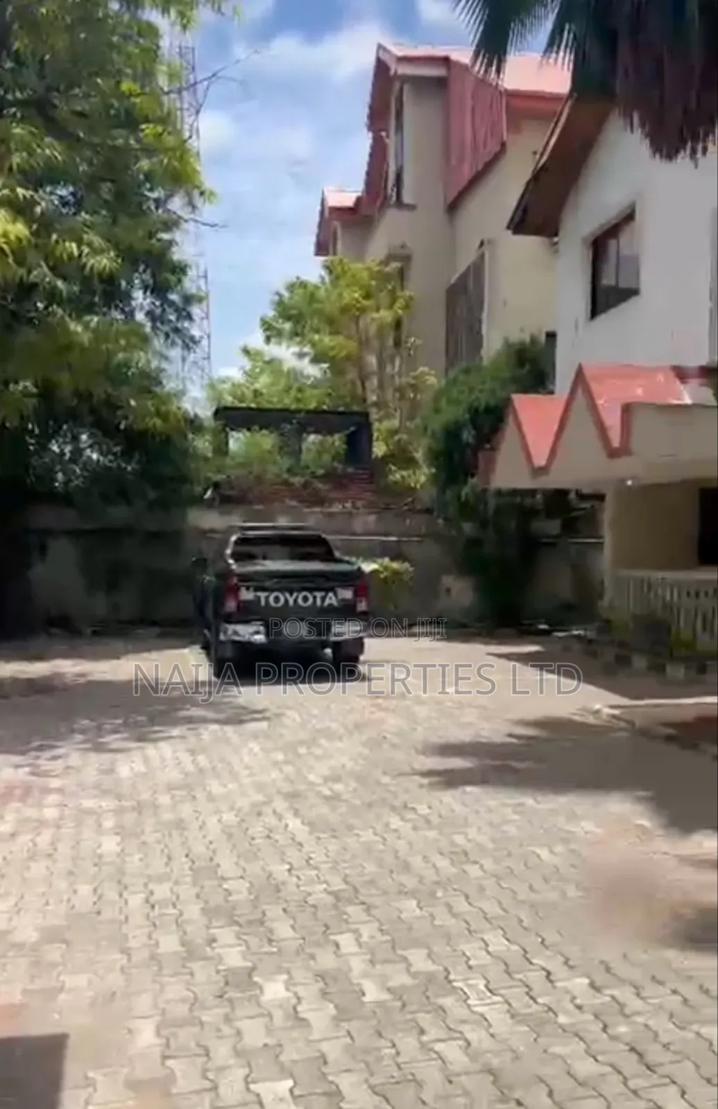 7 Bedroom Duplex in Victoria Island for Office Use