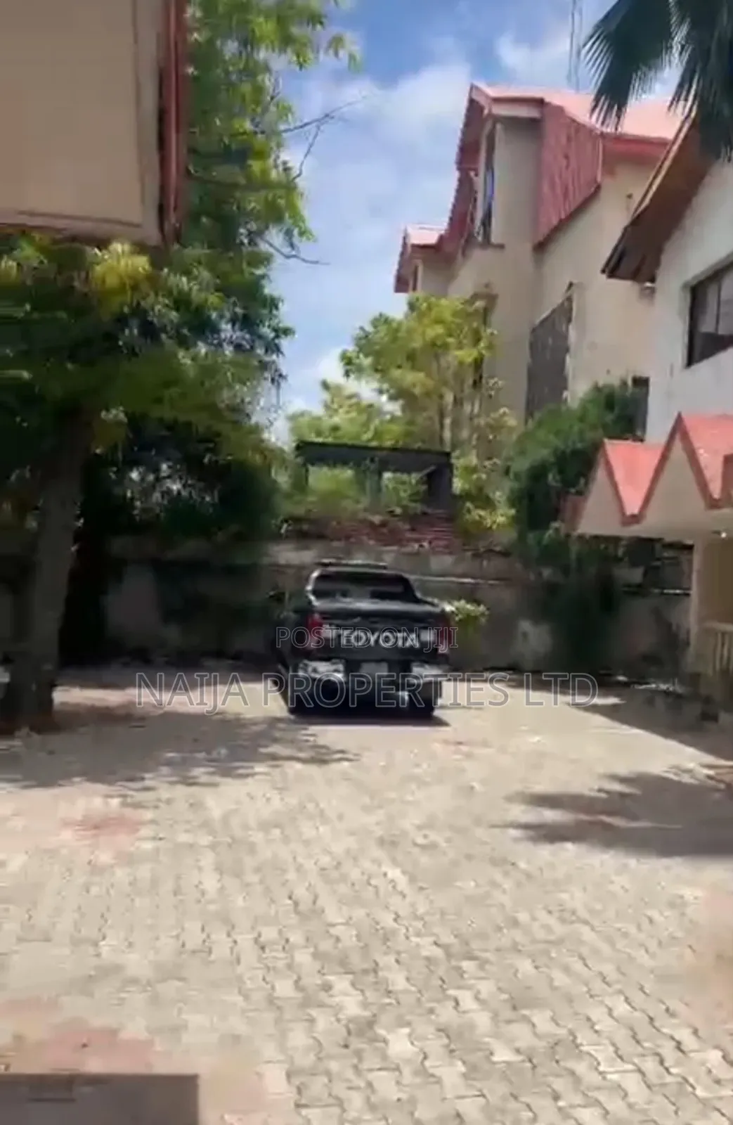 7 Bedroom Duplex in Victoria Island for Office Use