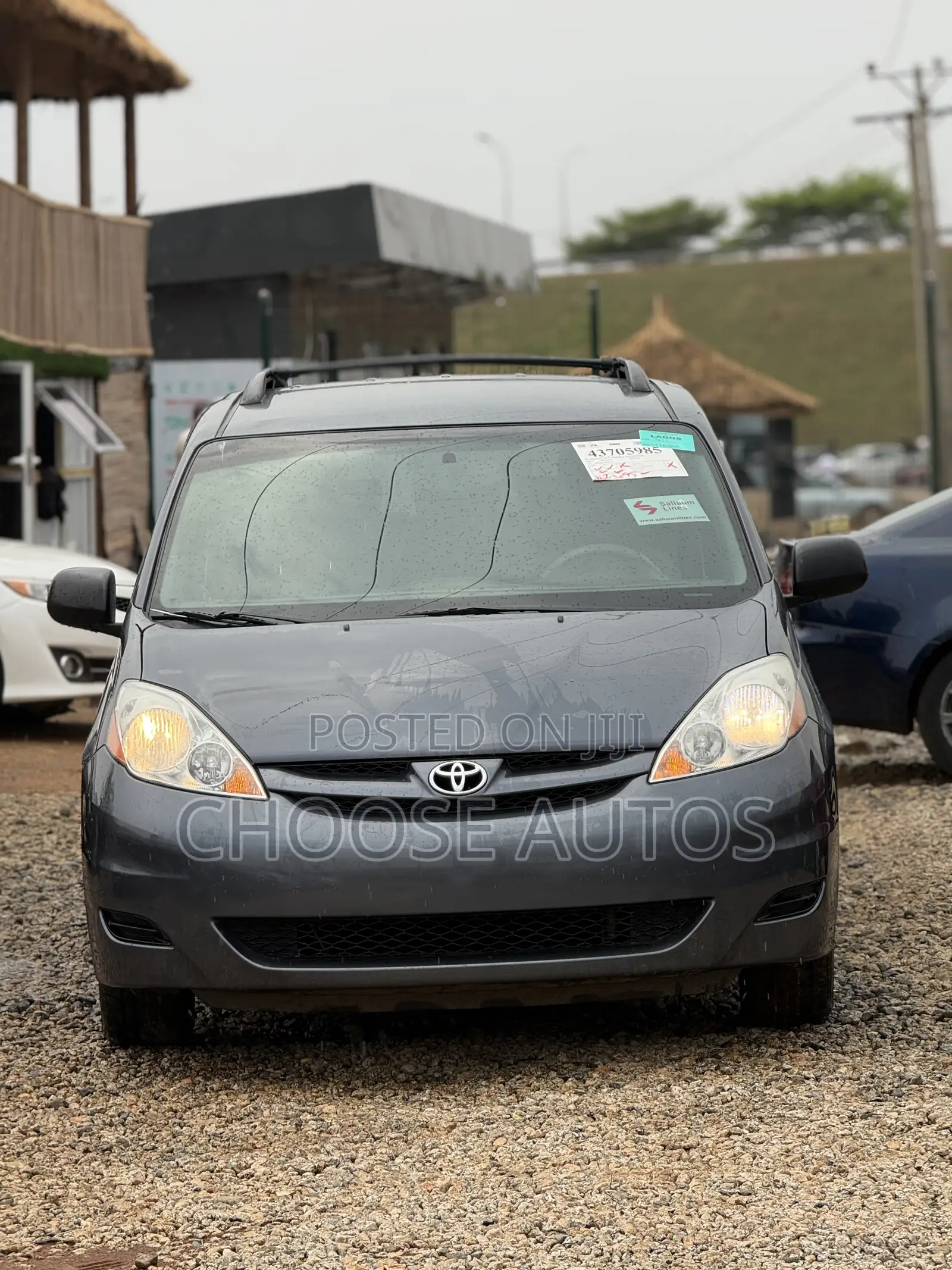 Toyota Sienna LE 2009