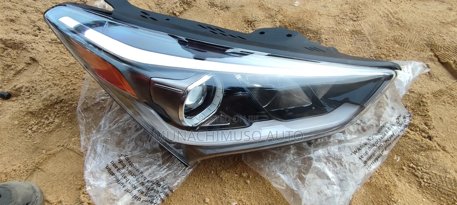 Head Lamp Hyundai Santa Fe Grand 2018