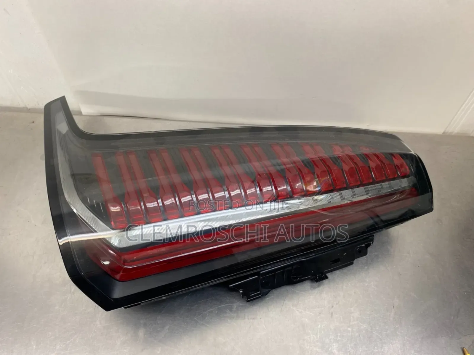 High Quality Certified Complete Brand New Rear Lamp Escalade Iq 2026