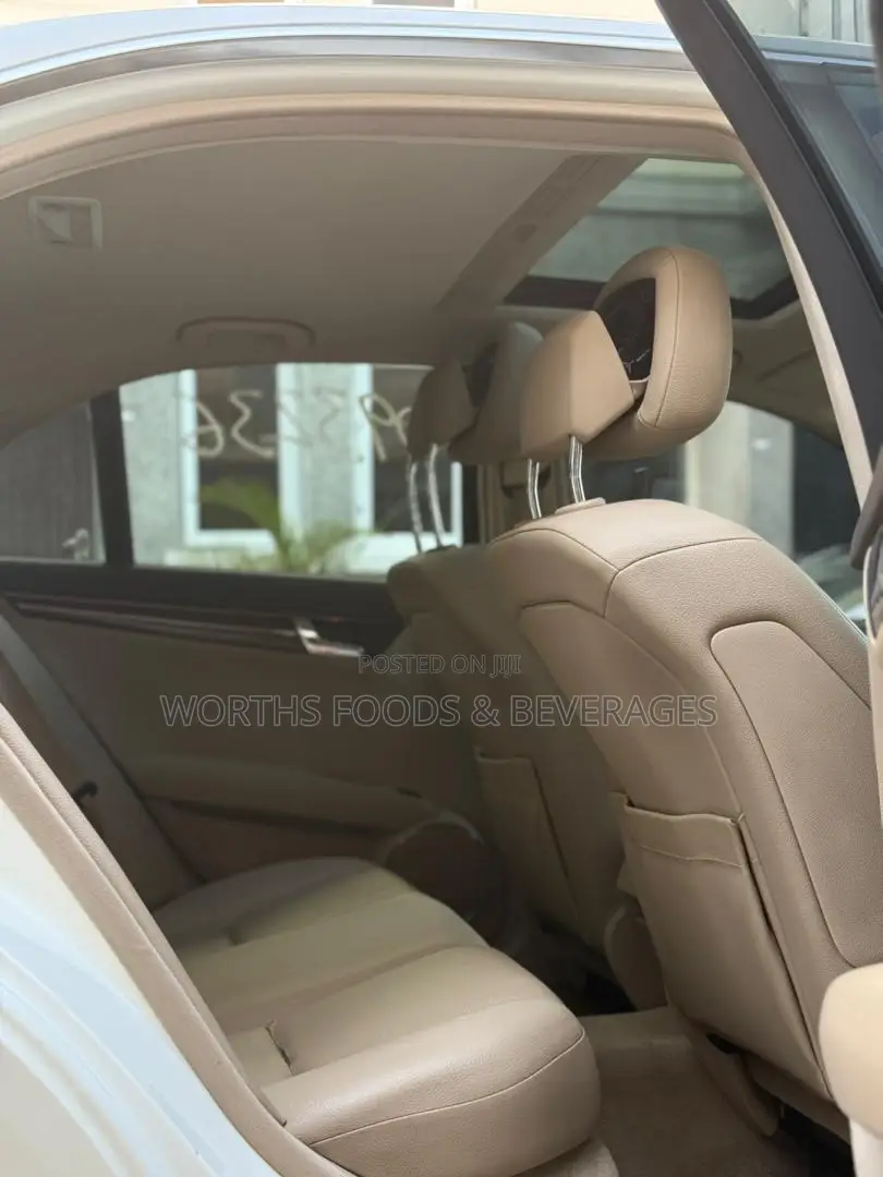 Mercedes-Benz C300 2010 White