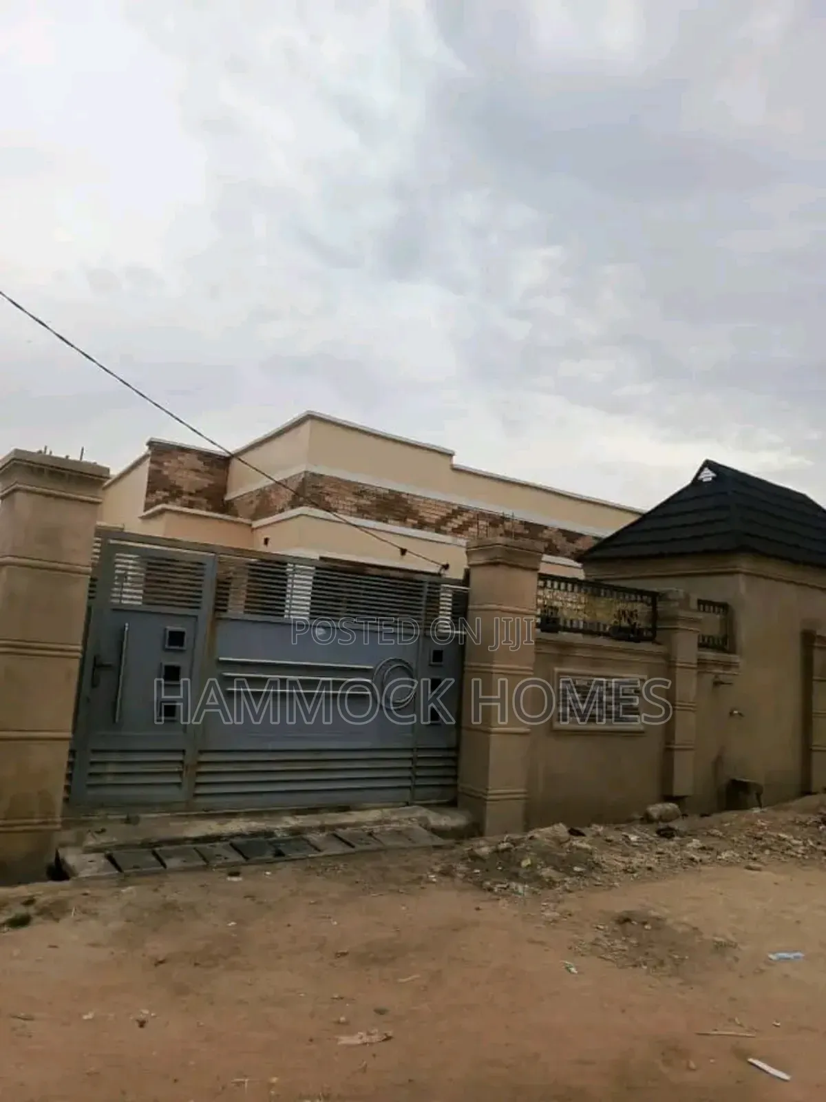 3bdrm Bungalow in Olóde Estate, Alakia for sale