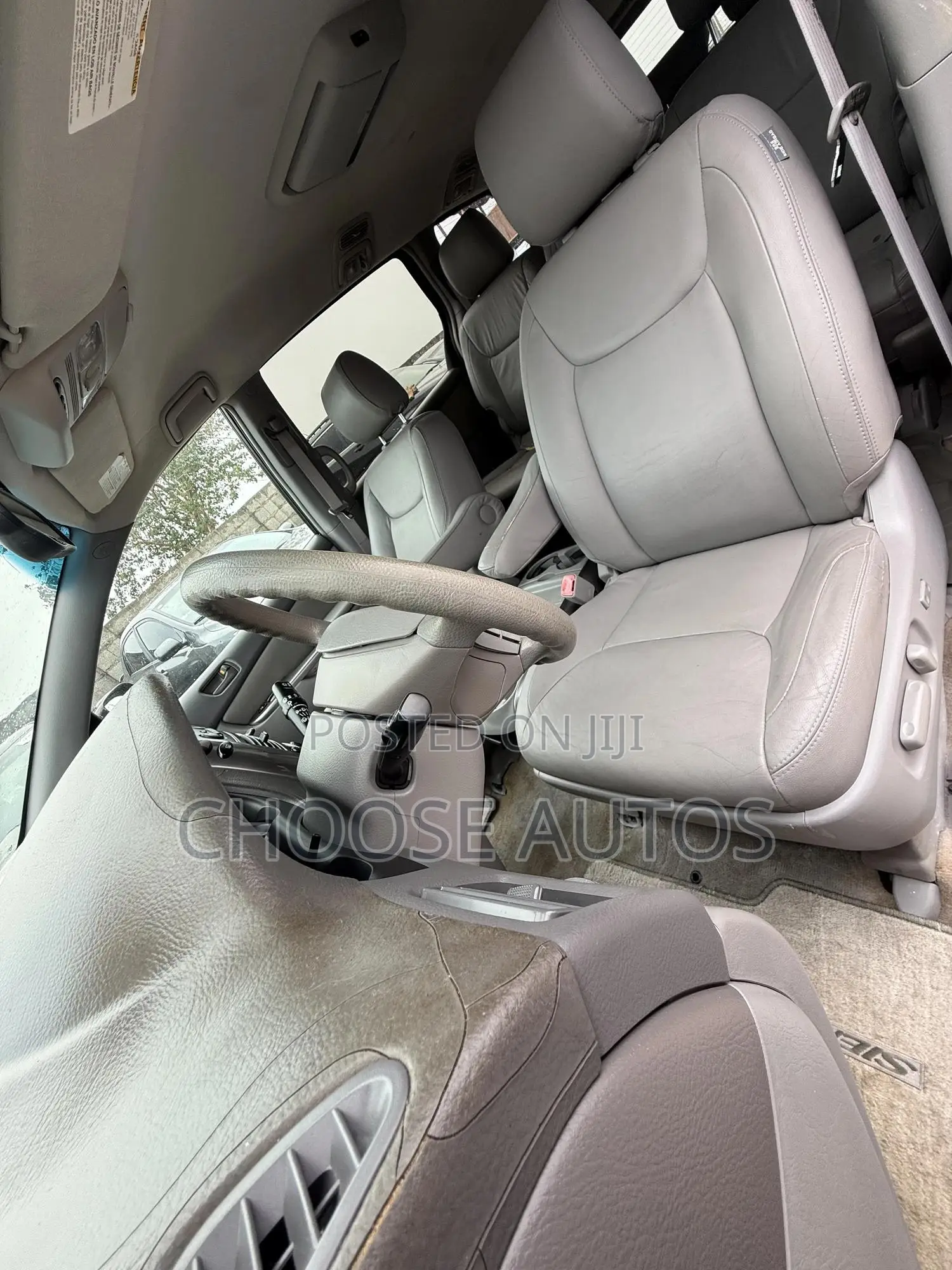 Toyota Sienna LE 2009