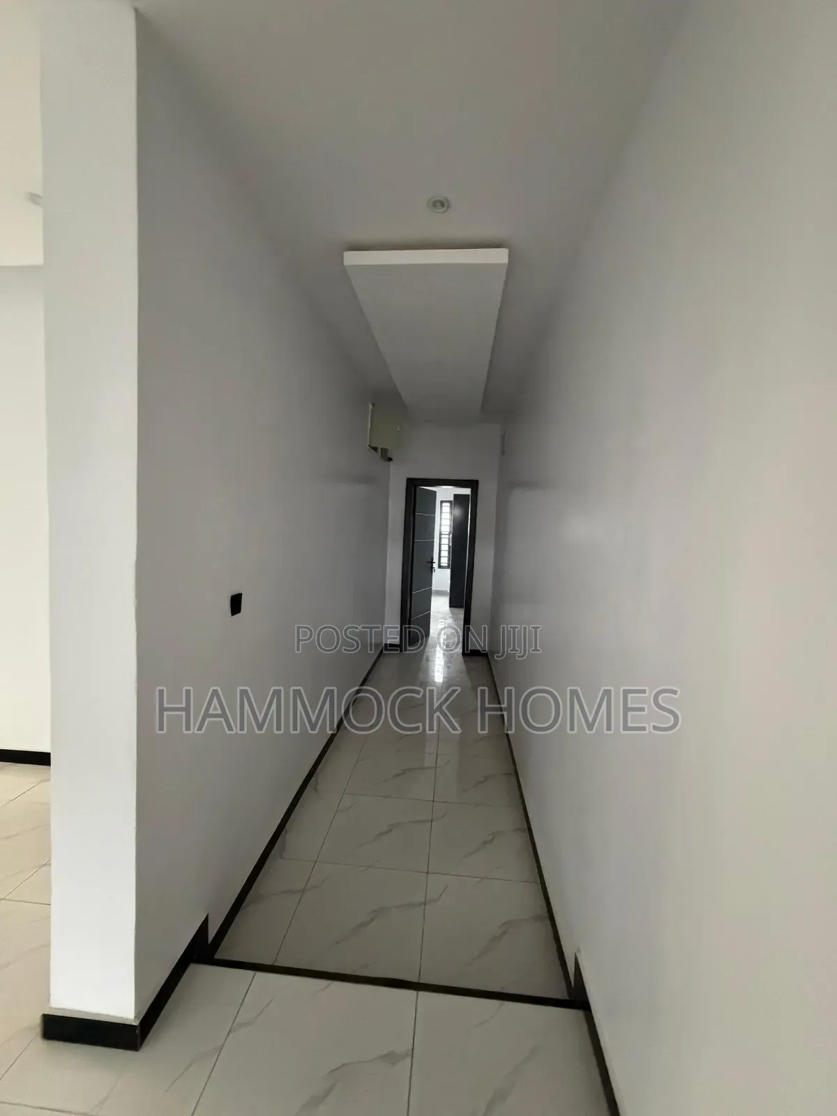 4bdrm Duplex in Jericho Hill for sale