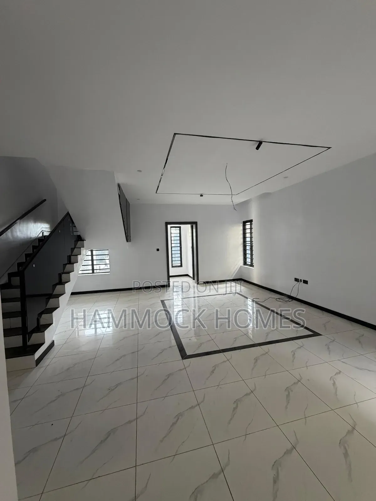 4bdrm Duplex in Jericho Hill for sale