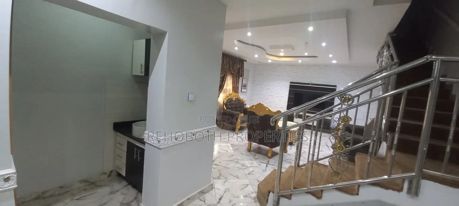 5bdrm Duplex in Customs Gate, Oluyole for sale