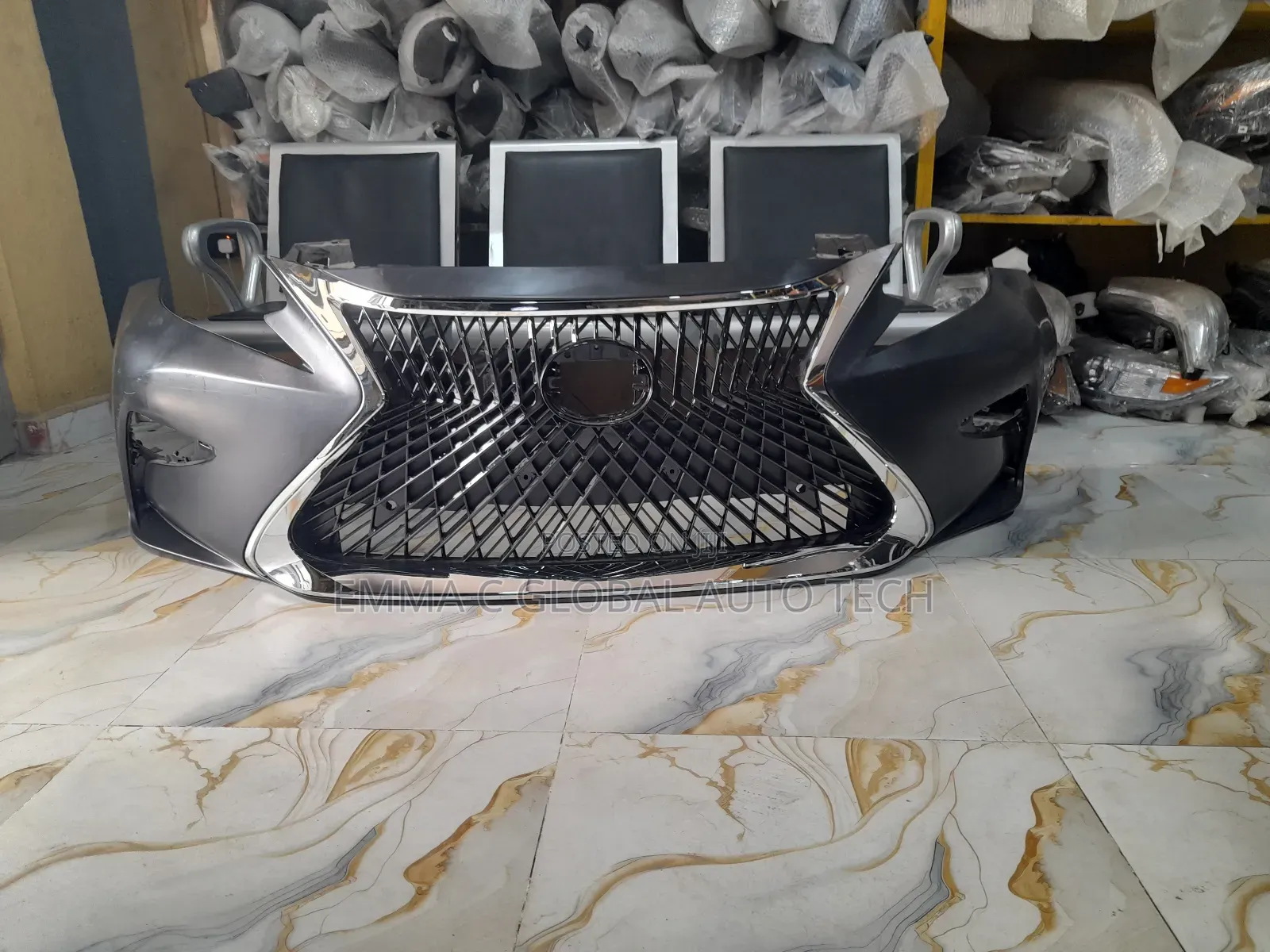 Complete Front Bumper for Lexus Es 350 2018 Se