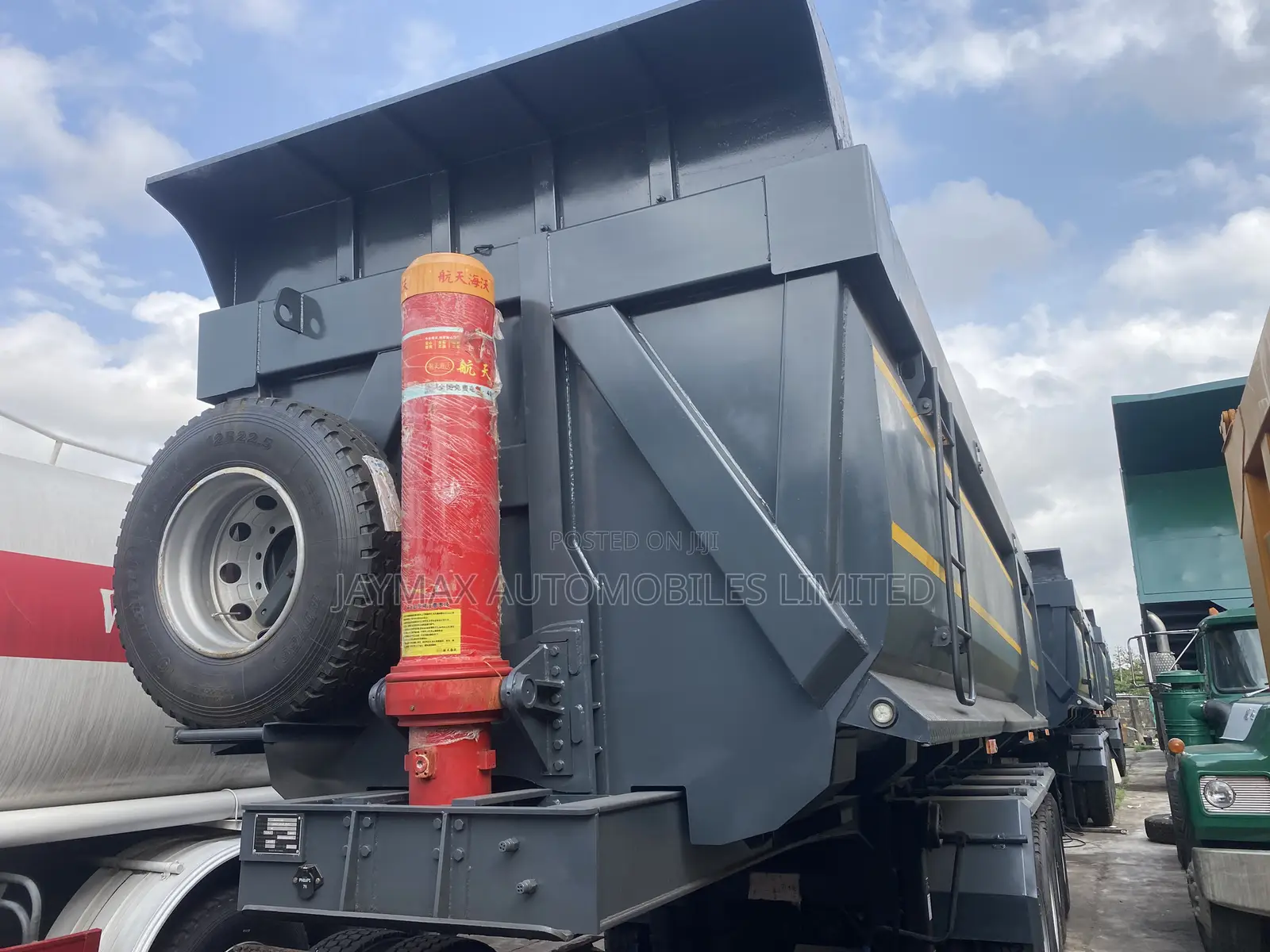 4 Aux Heavy Duty Bucket
