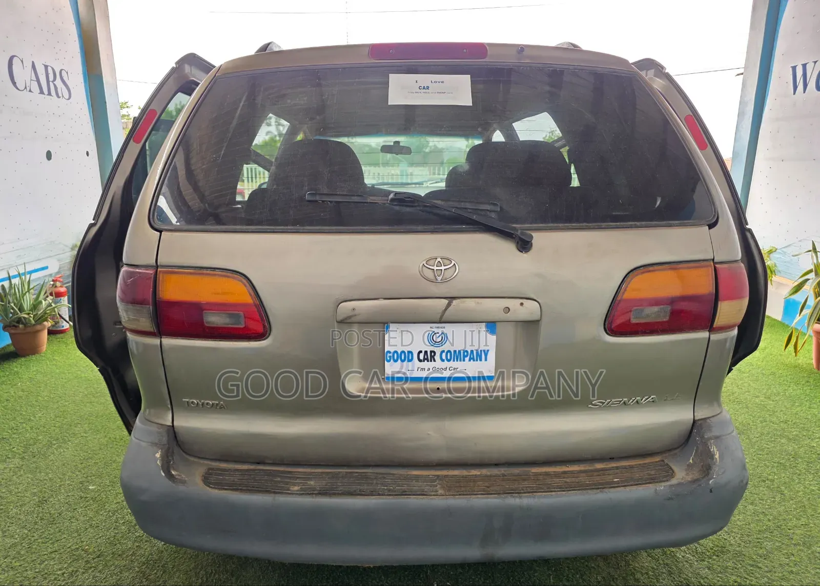 Toyota Sienna 1999 Gold