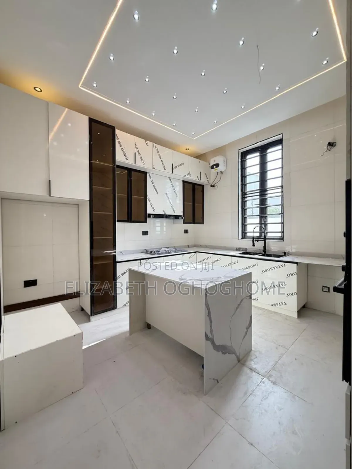 5bdrm Duplex in Sangotedo for sale