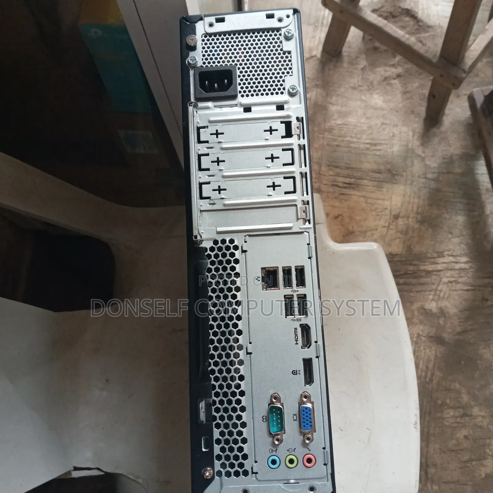Desktop Computer Lenovo ideacentre AIO 520S 8GB Intel Core i5 HDD 500GB